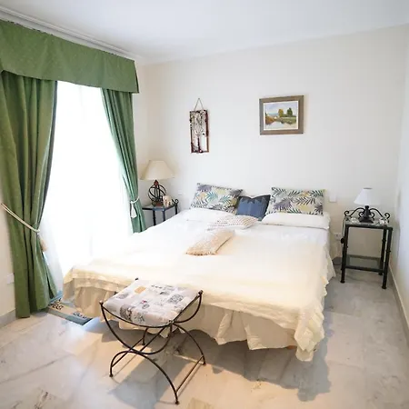 Cozy In Puerto Banus Marbella
