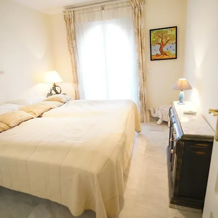 Cozy In Puerto Banus Apartment